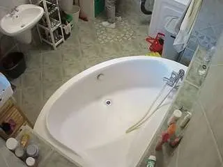 Camsoda Best Webcam of voyeurcam-julmodels-bath-1st-1