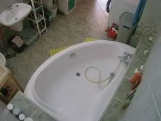 Camsoda Sex Cam of voyeurcam-julmodels-bath-1st-1