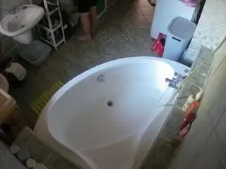 Camsoda Best Webcam of voyeurcam-julmodels-bath-1st-1