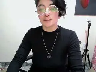 Camsoda Watch Live Sex Cams of cameliasaenz