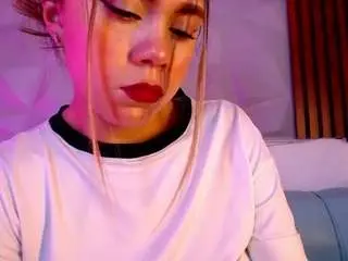 Camsoda Nude Webcam of sara-harris7