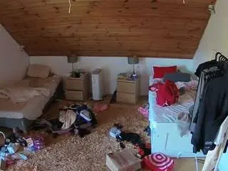 Camsoda Adult Webcams of voyeurcam-julmodels-whitebed-3
