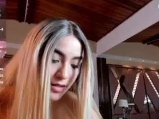 Camsoda Free Live Porn of isabellaa-joness
