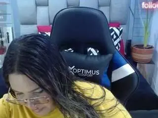 Camsoda Free Porn Cam of evelinzaens