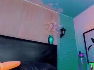Camsoda Watch Live Sex Cams of chanell-sexyass