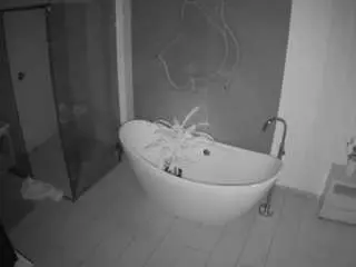 Camsoda Live Sex Cam of voyeurcam-casa-salsa-bathroom-5