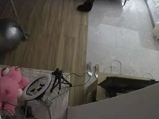 Camsoda Private Sex Chat of voyeurcam-casa-salsa-bathroom-3
