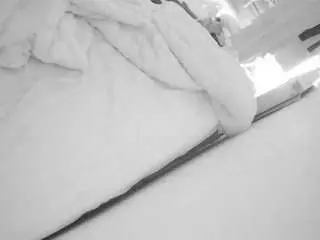 Camsoda Live Sex Cam of voyeurcam-julmodels-whitebed-4