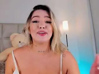 Camsoda Nude Webcam of britney-amberr