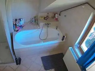 Camsoda Live Porn of voyeurcam-julmodels-bath-2nd-1