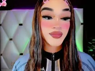 Camsoda Nude Webcam of camilavasquezz