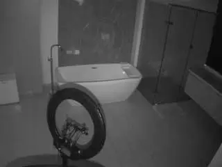 Camsoda Sex Cam of voyeurcam-casa-salsa-bathroom-4