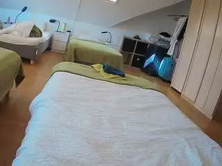 Camsoda Adult Webcam of voyeurcam-julmodels-bed-1