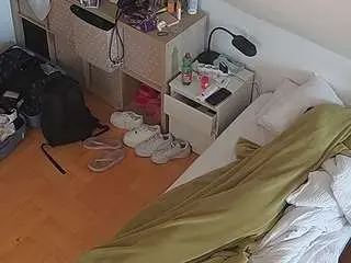 Camsoda Adult Webcams of voyeurcam-julmodels-bed-7