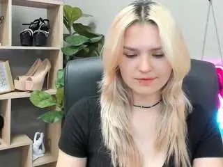 Camsoda Nude Webcam of sweetlilyxo