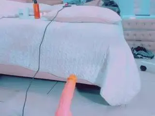 Camsoda Watch Live Sex Cams of emilysaaenz
