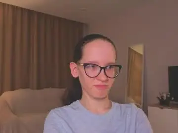 Chaturbate Live Sex Cam of lynettebails