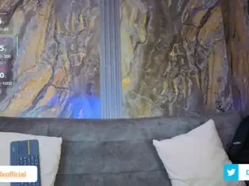 Chaturbate Live Sex Cam of daviid_laid_