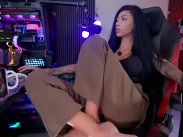 Chaturbate Live Sex Cam of evelyne92