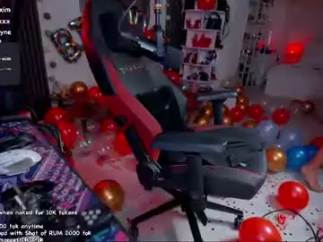Chaturbate Watch Live Sex Cams of evelyne92