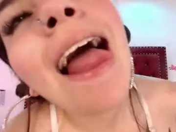 Chaturbate Adult Video Chat of daphne_glas