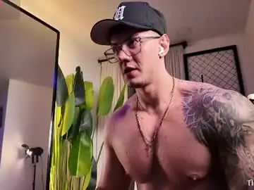 Chaturbate Free Porn Cam of thomas_falcon1