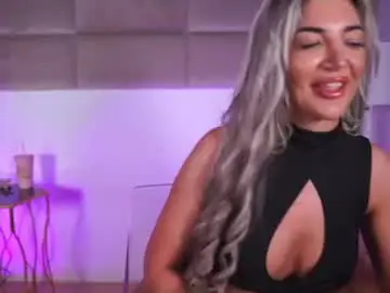 Chaturbate Live Sex Cam of hellenroyy
