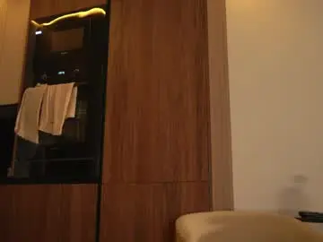 Chaturbate Live Sex Cam of snow_is_falling