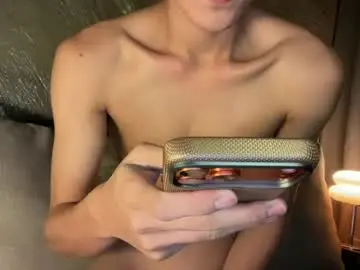 Chaturbate Live Sex Cam of yummyjustine07