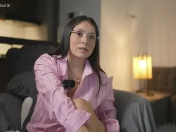 Chaturbate Live Sex Cam of alana_gasparani