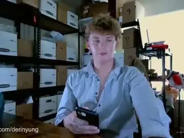 Chaturbate Live Sex Cam of deeyungguy