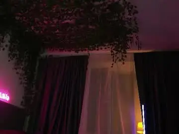 Chaturbate Live Sex Cam of touch_me_if_you_can