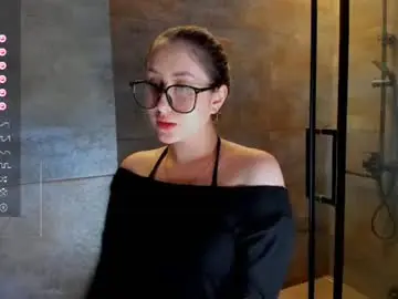 Chaturbate Live Sex Cam of elyra_noir