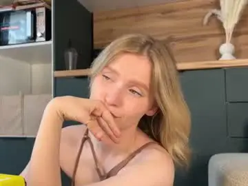 Chaturbate Sex Cam of adele_nick2202