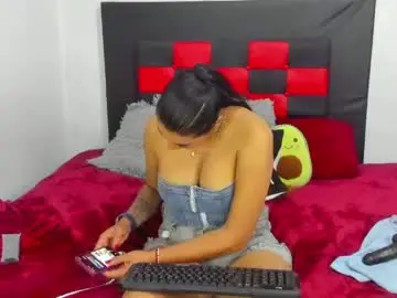 Chaturbate Adult Webcam of camila_valenciia_