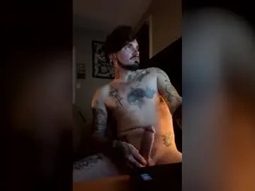 Chaturbate Nude Webcam of dennisman4151