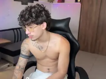 Chaturbate Live Sex Cam of kisan_smith