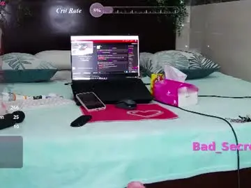 Chaturbate Live Sex Cam of _skitlstrynka_