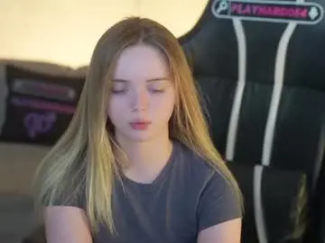 Chaturbate Free Live Porn of bright_diamonds_054