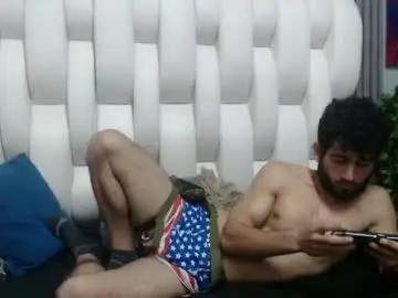 Chaturbate Sex Cam of aaron_jones_1