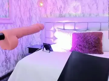 Chaturbate Live Sex Cam of lyen_rae_