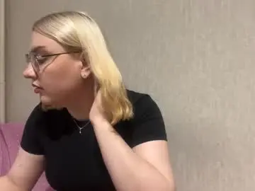Chaturbate Live Sex Cam of bernardineredwine