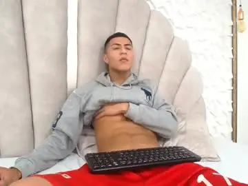 Chaturbate Live Sex Cam of mr_porn_9
