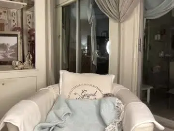 Chaturbate Sex Cam of gl1tter_barbie