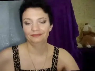 Chaturbate Free Live Porn of hotmamaqueen234