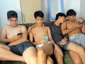 Chaturbate Live Sex Cam of pelusos_mens