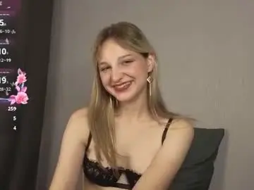 Chaturbate Watch Live Sex Cams of traxzbabe