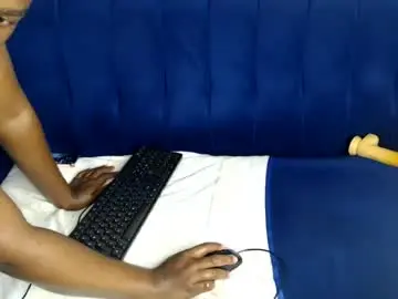 Chaturbate Live Sex Cam of brynzoe