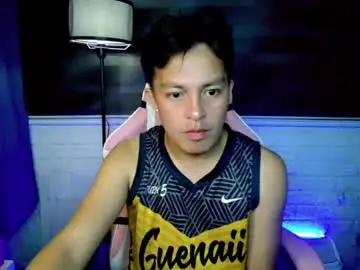 Chaturbate Best live sex cam show of hunk_danny