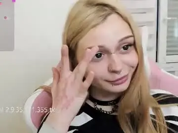 Chaturbate Live Sex Cam of melonipinkbb